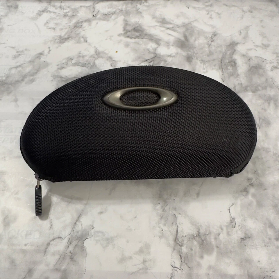 Estojo de óculos de sol Oakley rígido concha com zíper preto nylon estojo esportivo - Imagem 1 de 4