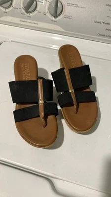 Sandalias sin cordones de cuña punta abierta con correas elásticas doradas negras talla 7 Foto 1 de 4