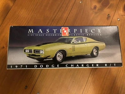 Dodge Charger R/T 1971 obra maestra AMT #31169 réplica de plástico ensamblada 1:25 nuevo en caja Foto 1 de 4