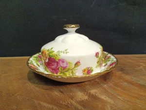 Royal Albert Old Country Roses Covered Round Butter or Cheese Dish - Picture 1 of 7