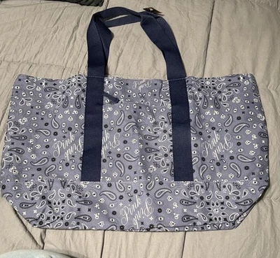 Bolso de Mano Rosa Victoria’s Secret Nuevo con Etiquetas Reversible Azul Marino Paisley  Foto 1 de 3