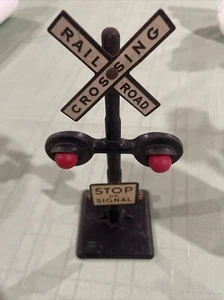 Vintage Marx Railroad Lionel Lighted Crossing Sign Stop On Signal Working - Picture 1 of 4