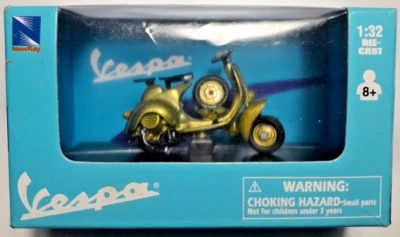 ✅VESPA 125 6 Giorni 1952 NewRay Die Cast Model Green 1:32 New - Image 1 of 2