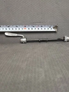 Shimano Front Quick Release Skewer 100 mm Silver - Picture 1 of 7