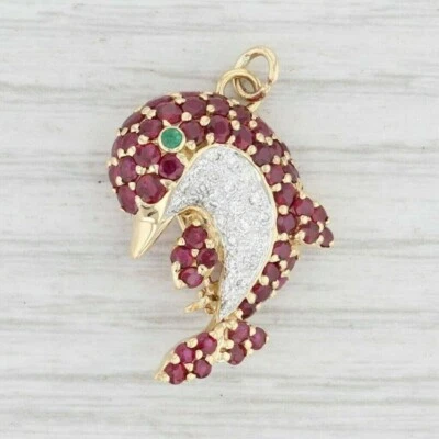 Женская брошь-дельфин круглой огранки с имитацией рубина покрытие желтым золотом 14 карат 2 карата - Изображение 1 из 3
