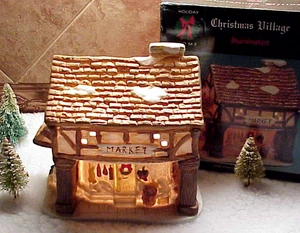 Caja de casa de vacaciones vintage de porcelana de edificio iluminado de Navidad Village MARKET - Imagen 1 de 16