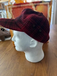 woolrich hat Black And Red - Picture 1 of 8