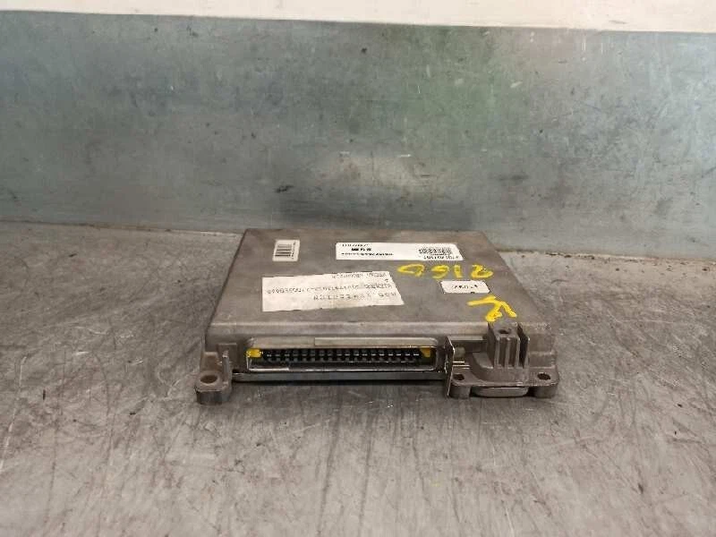 7700850440 centralina motore per RENAULT 19 1.7 1992 3536826 - Immagine 1 di 3