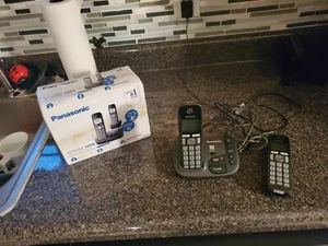 Panasonic KX-TGD222 Digital Cordless Answering system with 2 Handsets - Picture 1 of 6