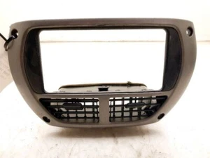 Toyota RAV4 2002 tablero radio bisel montaje - Imagen 1 de 12