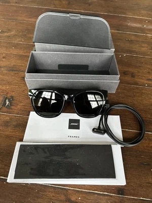 Gafas de sol inteligentes estilo soprano Bose Frames negras como están para piezas con cargador de caja Foto 1 de 4