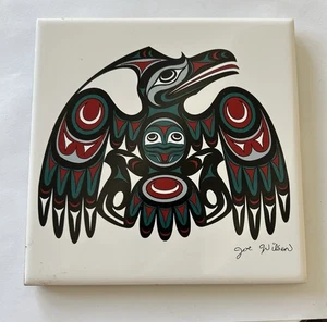Piastrella Joe Wilson Northwest Coast Indigenous Salish Artist 6" Raven - Foto 1 di 2