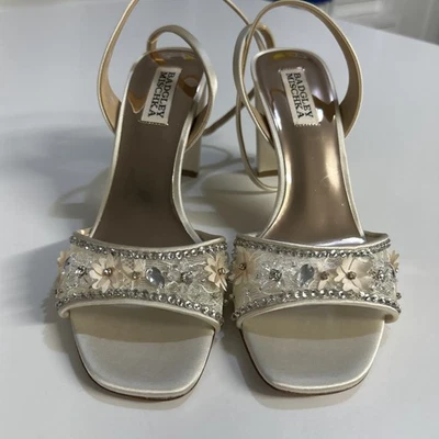 Badgley Mischka Rhinestone Block Heel Bridal Sandal Ivory size 7 Wedding shoes - Image 1 of 4