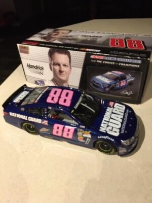 Dale Earnhardt Jr #88 2013 Rosa Guardia Nacional Martinsville 1 24 Acción Foto 1 de 2