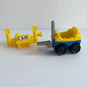 Fisher Price Little People Fork Lift and Construction Site Fence Desk Toys 2002 - Picture 1 of 9