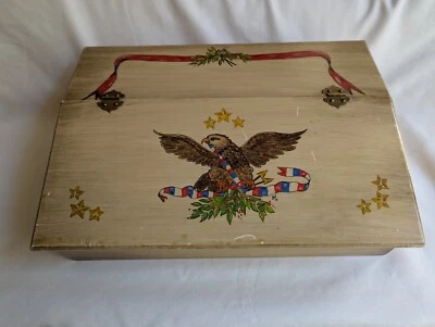 Escritorio de mesa de regazo con caja de madera American Eagle vintage Foto 1 de 4