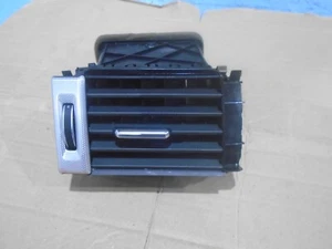 Range Rover Evoque L538 Left Hand Front Air Vent w/ Bezel LR093929 / LR093936 - Picture 1 of 7