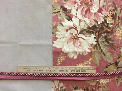 Lote de 5 restos de tela artesanal florales malva y beige imitación gamuza con ribete torcido Foto 1 de 3