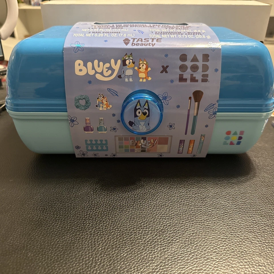 Bluey QF105HBAZA X Caboodles Makeup Organizer 12-Piece Set