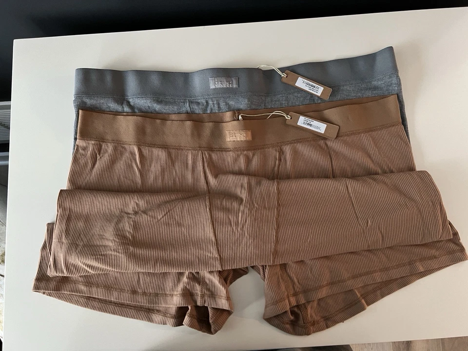 Juego de 2 boxer acanalados de algodón Skims nuevos nunca usados con etiquetas 4X Foto 1 de 1