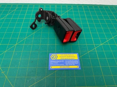 17-20 Audi A3 S3 Sedan REAR LEFT & CENTER SEAT BELT SEATBELT BUCKLE OEM - Image 1 of 4