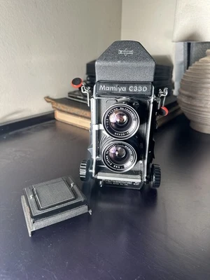 Câmera de Filme Mamiya C330 Professional S TLR Preta/Prata - Imagem 1 de 4