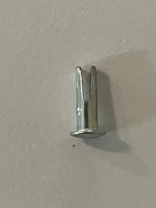 100 ~5/32" head diameter x .085 stem diameter  x 9/32"  length zinc split rivets - Picture 1 of 2