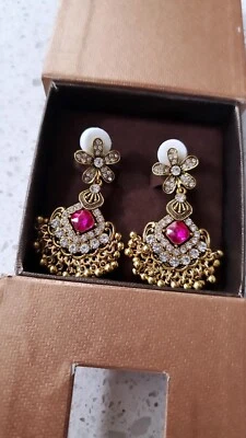 Pendientes para mujer Jumka estilo indio paquistaní circonita rubí chapados en oro Foto 1 de 4