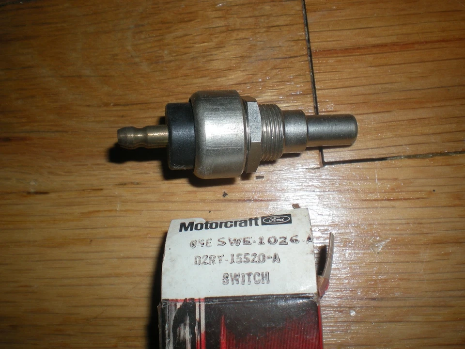 Nuevo de Lote Antiguo 1971 1972 Mercury Capri Interruptor de Lámpara de Respaldo Transmisión Manual Foto 1 de 1