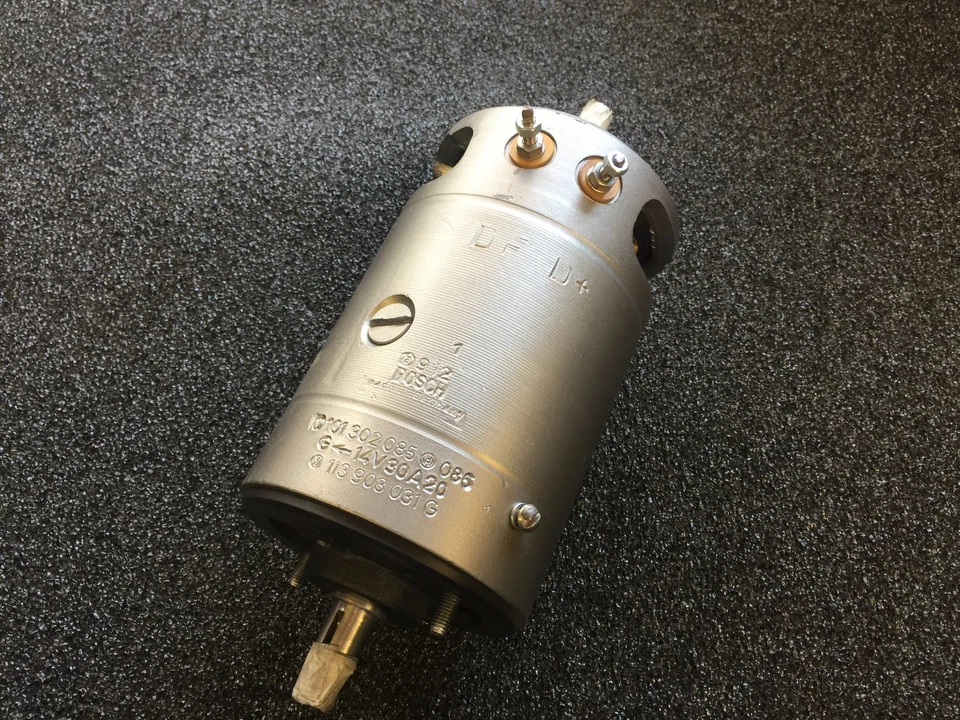  Porsche 912  Generator BOSCH 12V  GR15X  1969 OEM Dynamo 113903031P - Image 1 of 1