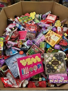 5lb Box Bulk Mixed Holiday Themed Candy. Still In Date 2026 Exp Xmas & Valentine - Picture 1 of 1