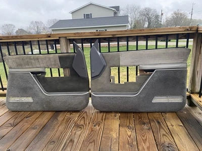 88-94 Chevy Suburban GMC Yukon Set Of Front Power Door Panels OEM Gray - Image 1 of 4