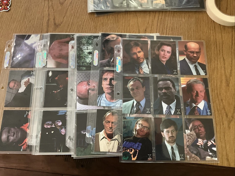 X-FILES CONTACT COMPLETE BASE SET OF 90 NON SPORT TRADING CARDS - Image 1 of 1