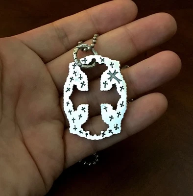 Collar Soffer Ari EE. UU. Colgante Cruz Etiqueta de Perro Cromo Plata de Ley 925 Corazones Foto 1 de 4