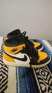Size 1.5Y - Nike Air Jordan 1 Retro High OG Taxi Yellow Toe 575441-711 - Picture 1 of 10