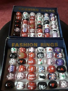 Girls & boys plastic rings. Bold patterns hearts, stars, flakes, dots retro x1☆☆ - Picture 1 of 4