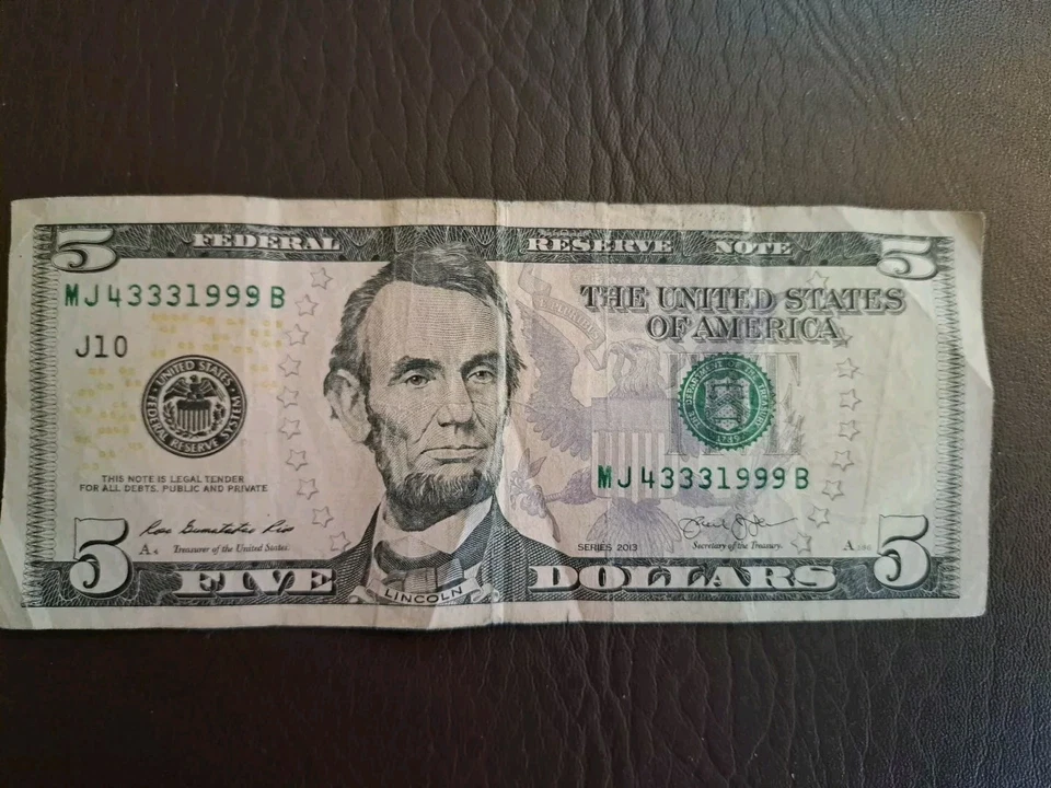 5 Dollar Note Fansy Note With Very Cool Serial Number - Image 1 of 4