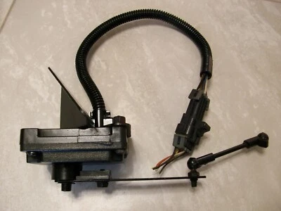 94-97 DEVILLE SEVILLE ELDORADO LEVEL CONTROL SENSOR Air Ride Height w/ link GM - Image 1 of 4