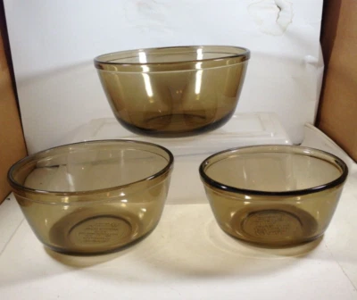 Set of 3 Anchor Hocking Ovenware Nesting Mixing Bowls 1, 1-1/2, 2-1/2 Quarts - Image 1 of 4
