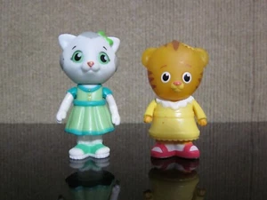 Lot of 2 Daniel Tiger's Neighborhood Family & Friends Figures PBS PVC Cake Top - Picture 1 of 12