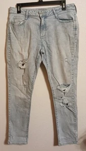 Arizona Jeans Co Women's Juniors SZ 13 Light Wash Distressed Skinny Jeans - Picture 1 of 6