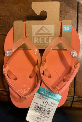 Reef flip flops Girls Size 10 Coral Color Little Charming   Summer Sandles - Image 1 of 4