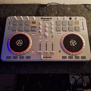 numark mixtrack 2 - Picture 1 of 8