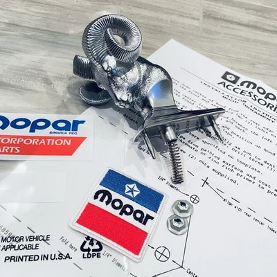 Cabezal de cargador vintage Dodge Ram capó adorno cuernos cromados metal 1981-1993 ¡NUEVO EN STOCK! Foto 1 de 4