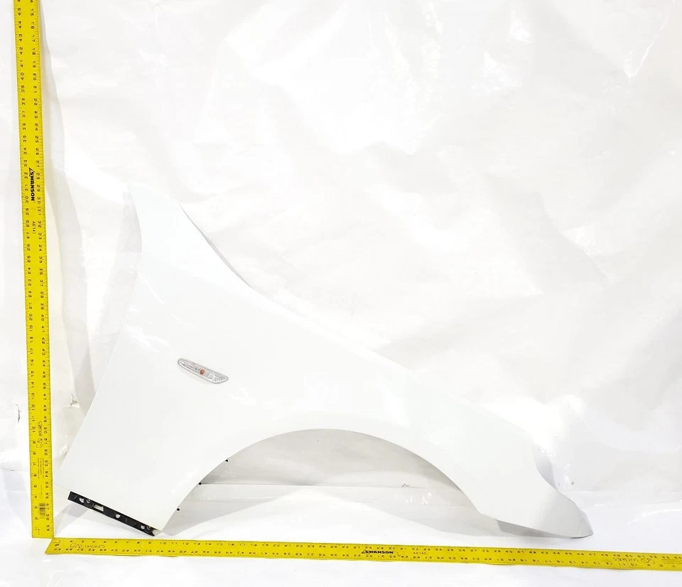 Para-lama dianteiro direito usado serve: 2007 BMW BMW 525I dianteiro direito grau A - Imagem 1 de 4