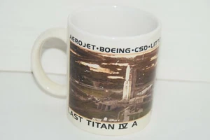 Taza comercial Titan IV A 1998 Rocket Last Flight Team Lockheed Martin Boeing - Imagen 1 de 4