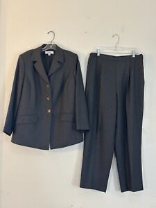Le Suit gray lined polyester pant suit size 16W NWT