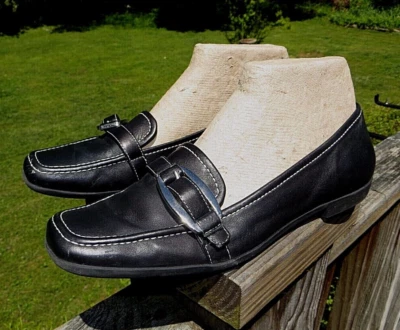 Bajo zapatos planos de cuero negro, 8, ¡usados en excelente estado! detalle hebilla plata Foto 1 de 4