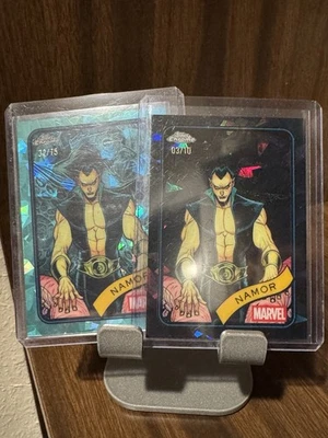 Topps Marvel Sapphire 2025 - Namor Black/10 + Aqua/75 Foto 1 de 2