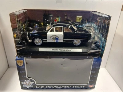 Motor Max 1949 Ford Coupe escala 1:24 California Highway Patrol - Imagem 1 de 4